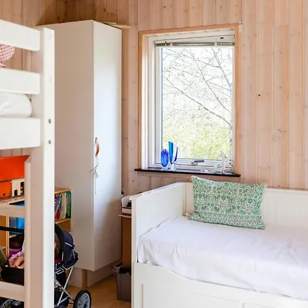 Feriehus Peaceful Oasis For Children's Play In Nature Vejby