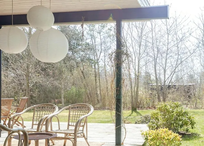 Peaceful Oasis For Children's Play In Nature Ferienhaus
